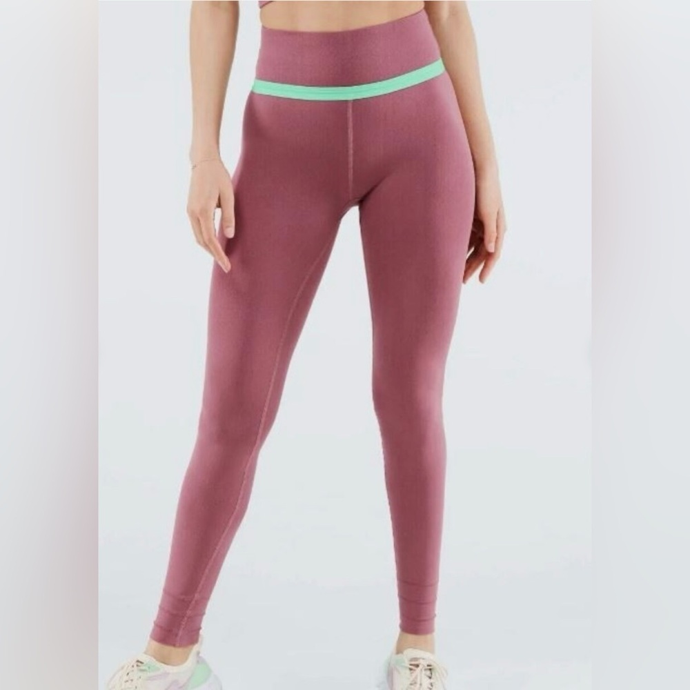 Fabletics High Waisted SculptKnit Cut Out Back Legging Med Rose Clay